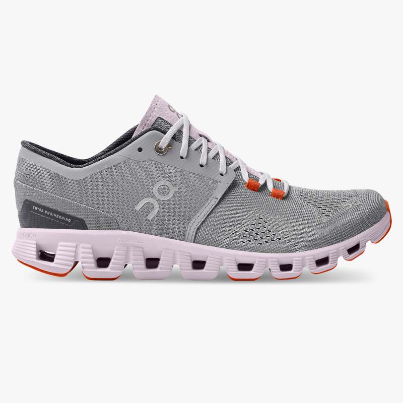 On Running | For Women Cloud X-Alloy | Lily